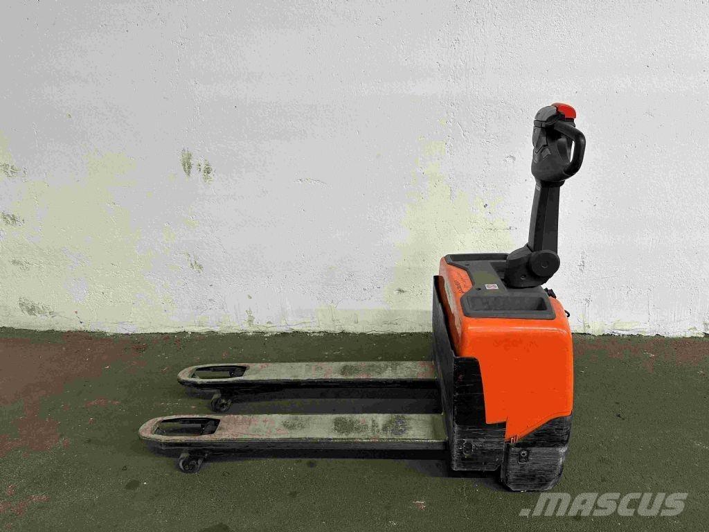 Toyota LWE 130 Low lifter