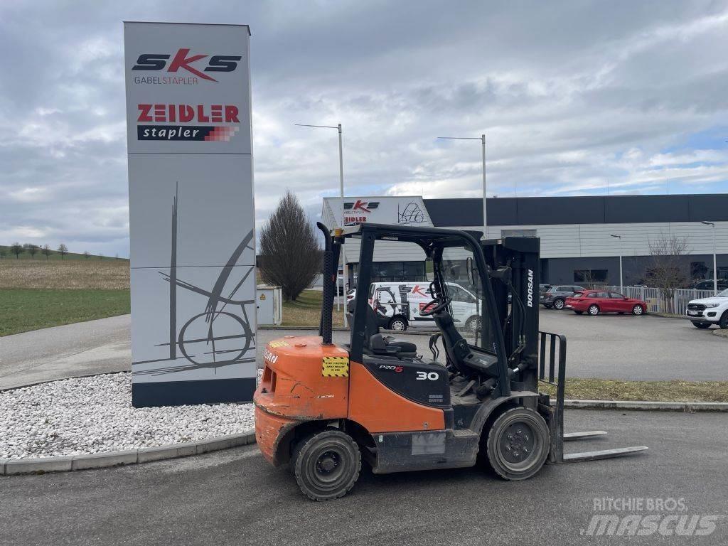 Doosan D30S-5 Diesel Forklifts