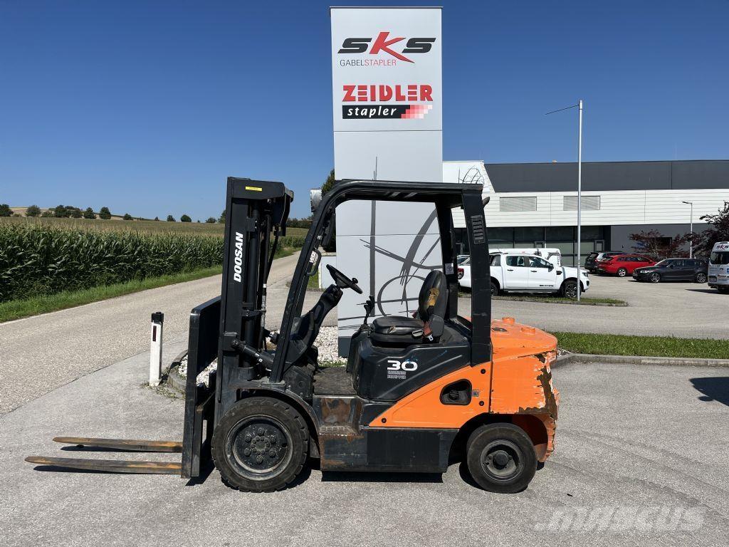 Doosan D30S-7 Diesel Forklifts