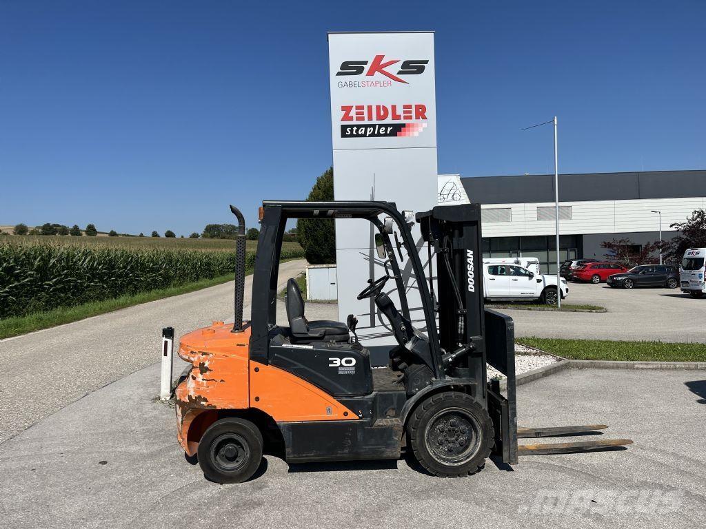 Doosan D30S-7 Diesel Forklifts