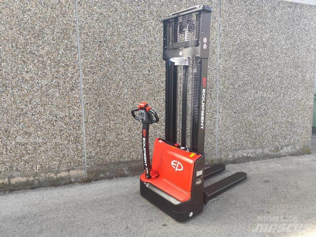 EP  Pedestrian stacker