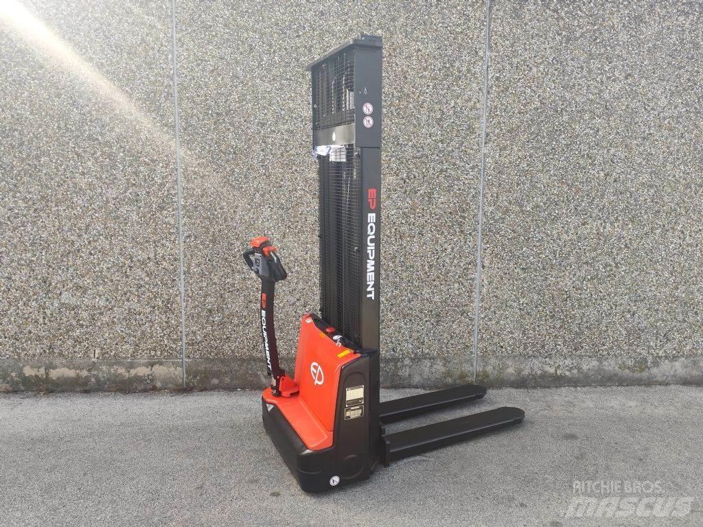 EP  Pedestrian stacker
