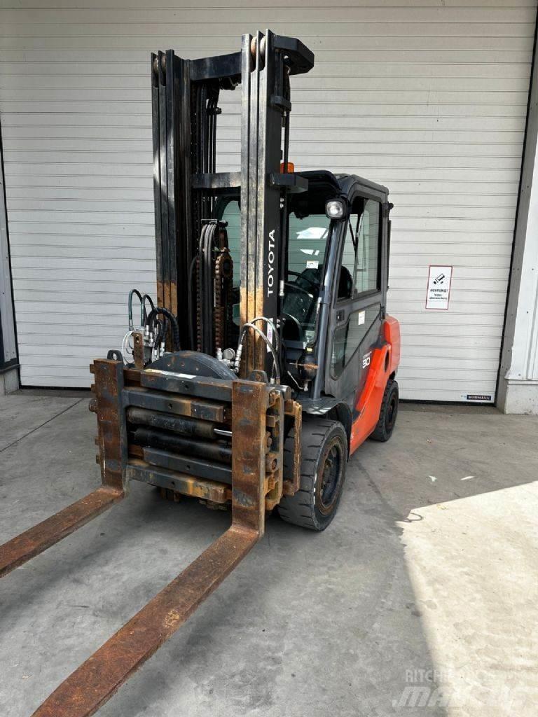 Toyota 06-8FD30F Diesel Forklifts