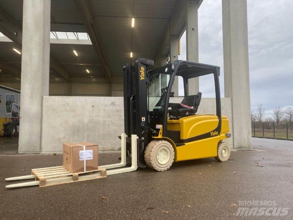 Yale ERP35VL Electric Forklifts