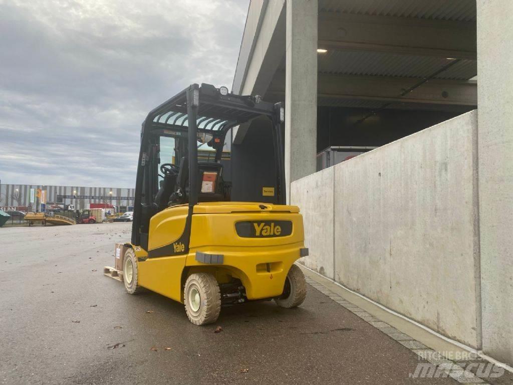 Yale ERP35VL Electric Forklifts