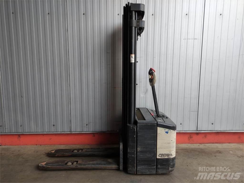 Crown WE 2300-1.6 TT Pedestrian stacker
