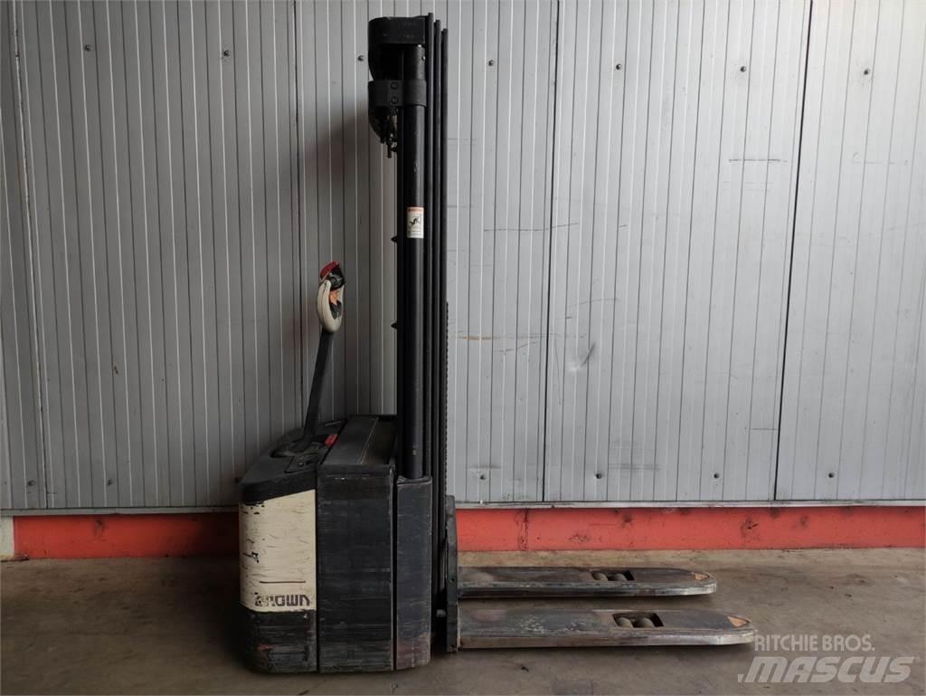 Crown WE 2300-1.6 TT Pedestrian stacker
