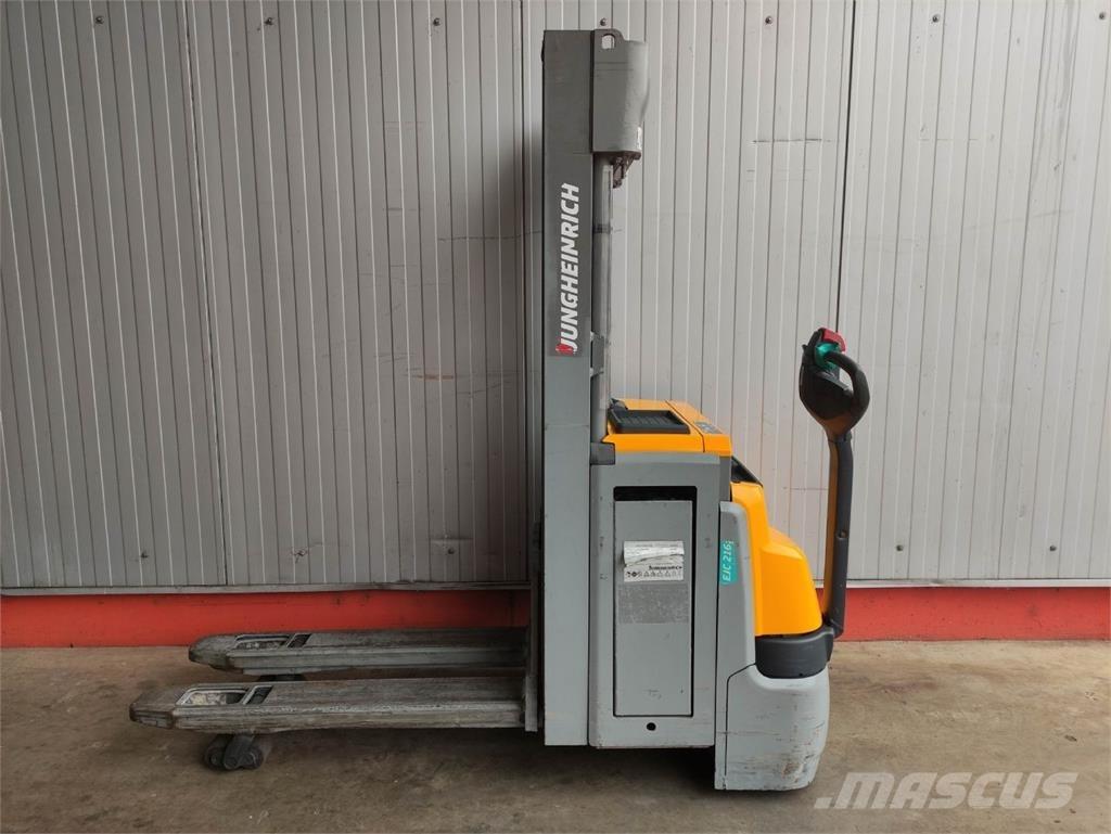 Jungheinrich EJC 216 Z Pedestrian stacker