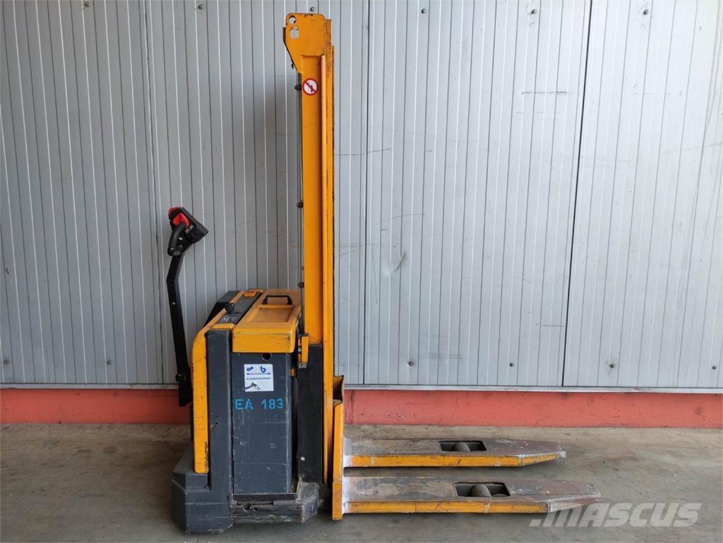 Jungheinrich EJC A12.5 G Pedestrian stacker