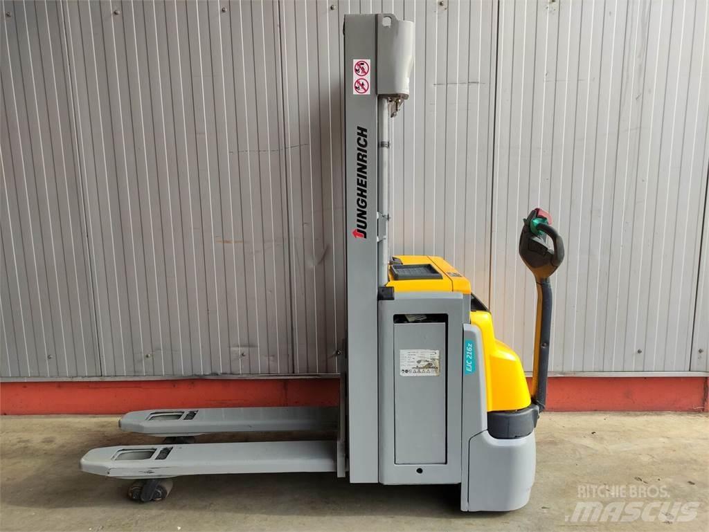 Jungheinrich EJC216z Pedestrian stacker