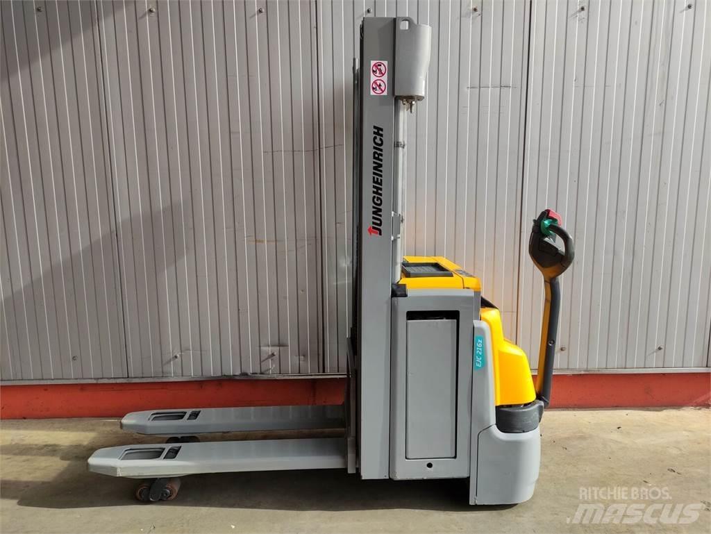 Jungheinrich EJC216z Pedestrian stacker