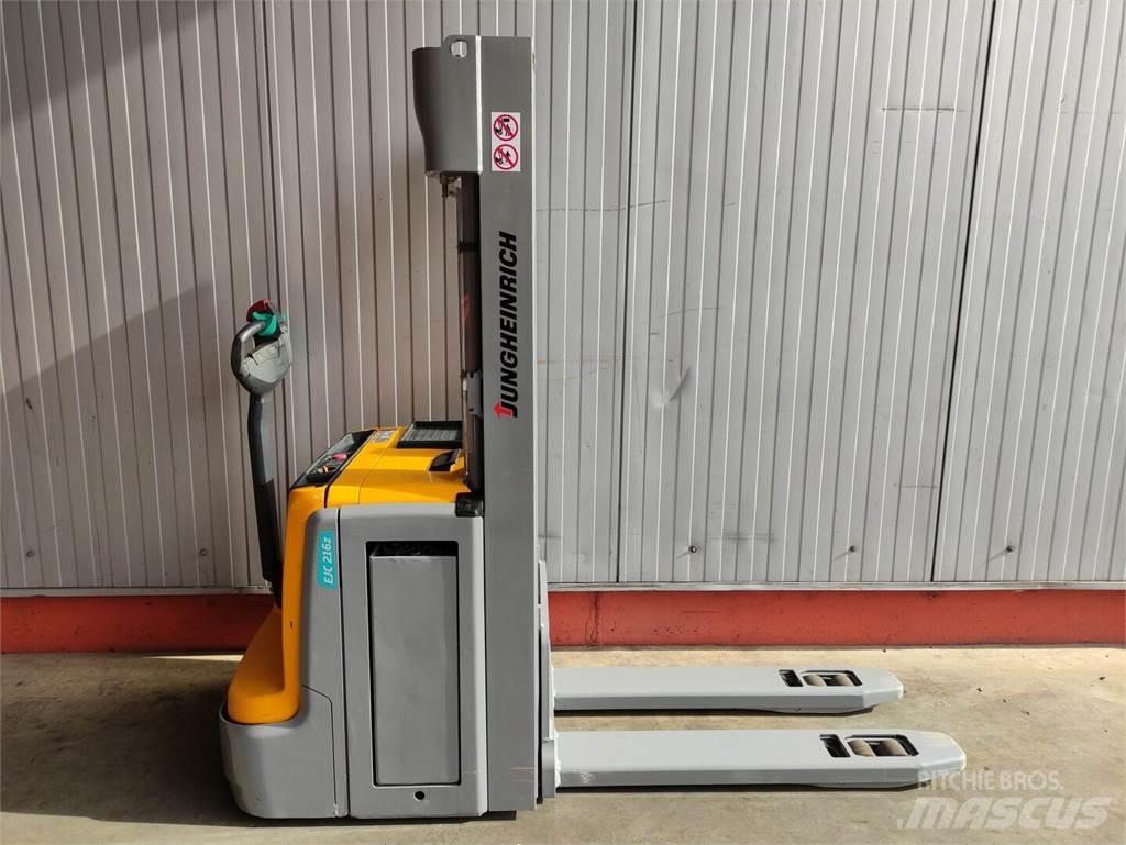 Jungheinrich EJC216z Pedestrian stacker