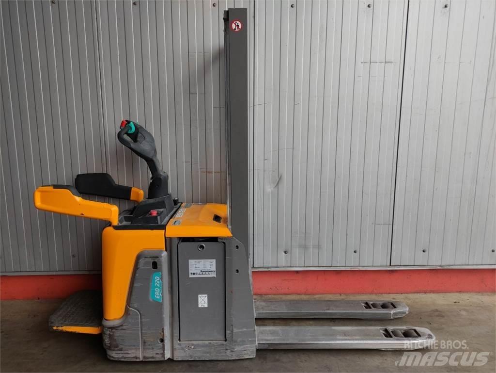 Jungheinrich ERD220 Pedestrian stacker