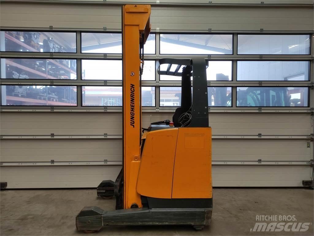 Jungheinrich ETV 214 Reach trucks