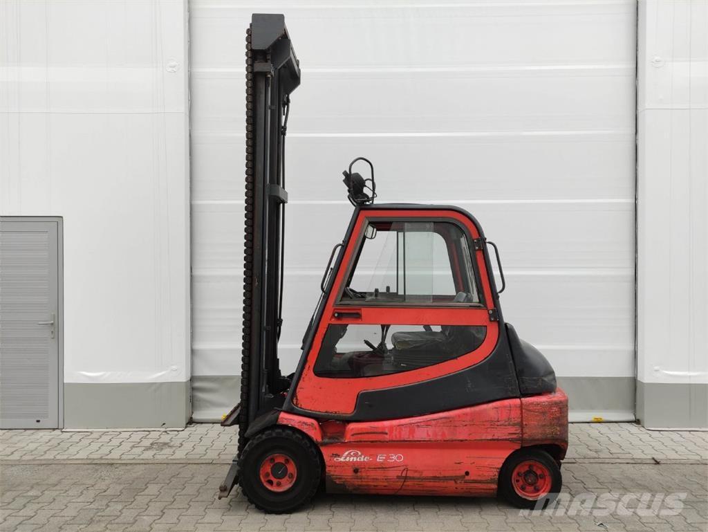 Linde E30-01-336 Electric Forklifts