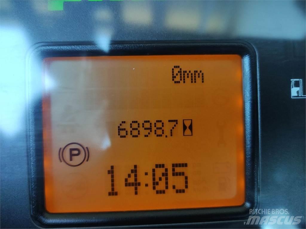 Linde R16N-01-112 Reach trucks