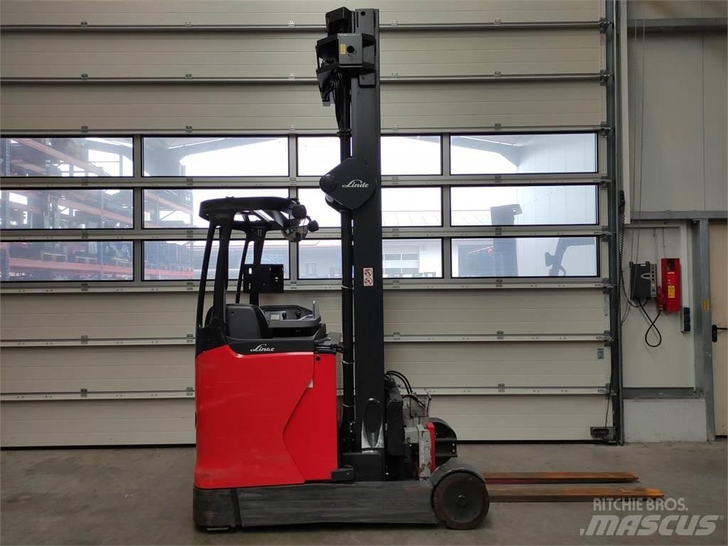 Linde R20-1120 Reach trucks