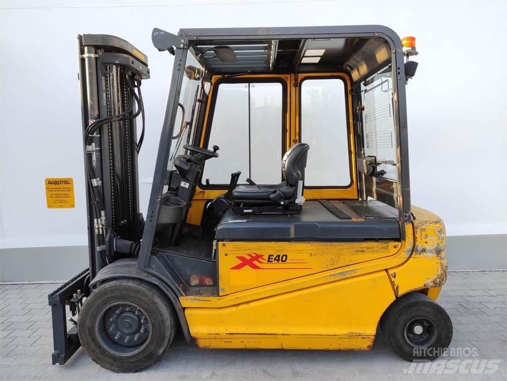 Om-Pimespo XE40 Electric Forklifts