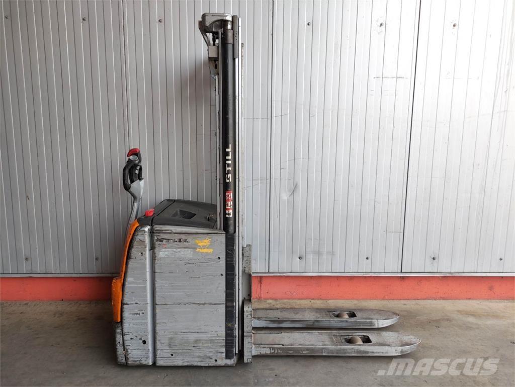 Still EXV 20 Pedestrian stacker
