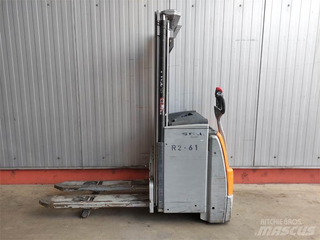 Still EXV14i Pedestrian stacker