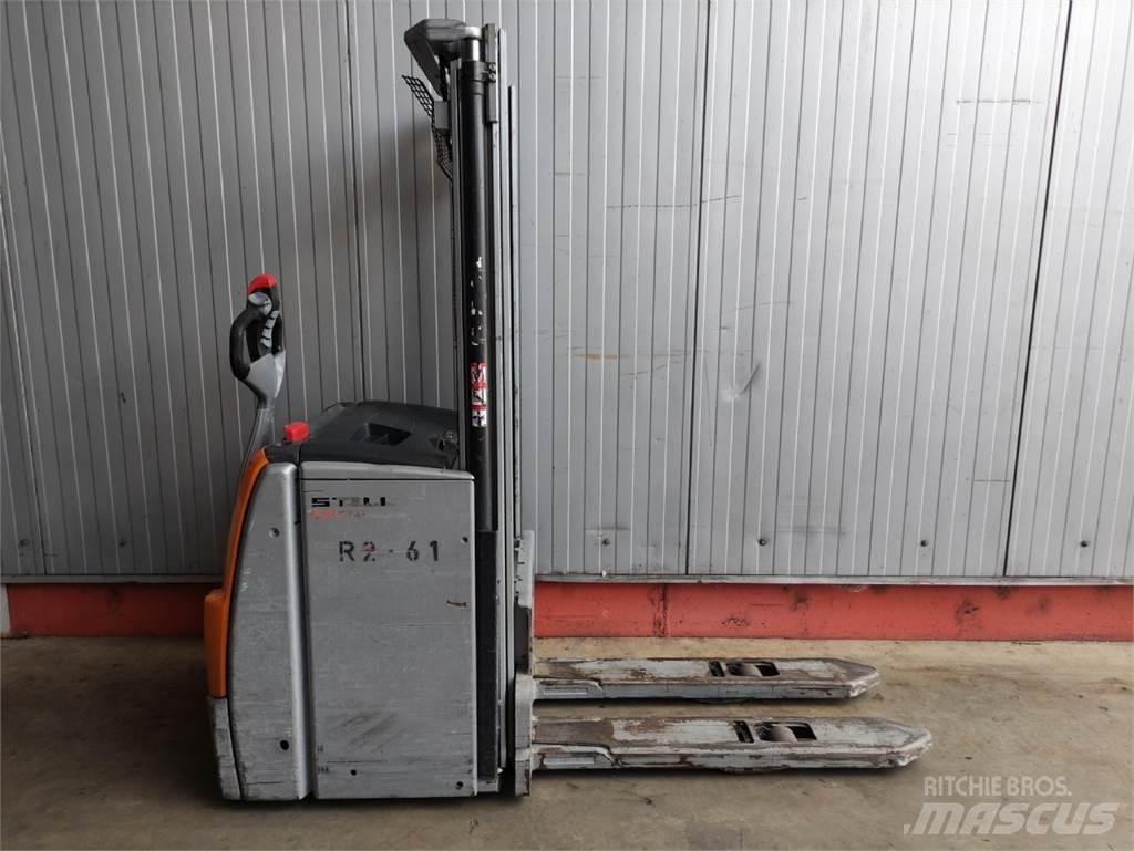 Still EXV14i Pedestrian stacker