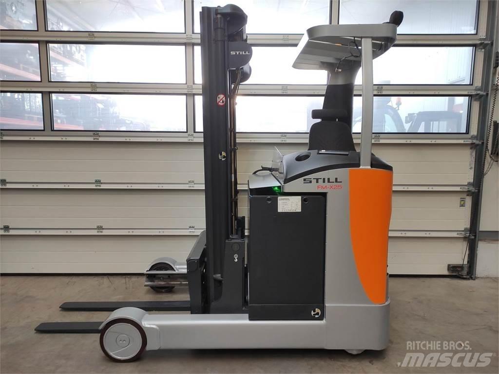 Still FM-X-25 (LACK NEU) Reach trucks
