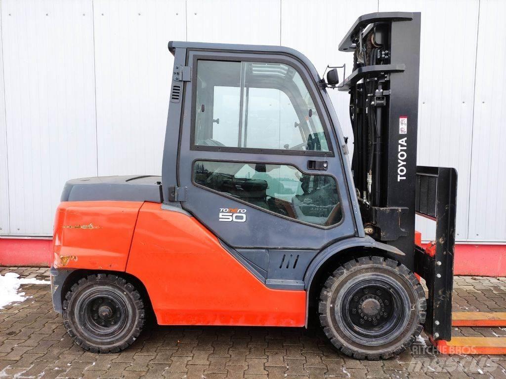Toyota 40-8FD50N Diesel Forklifts