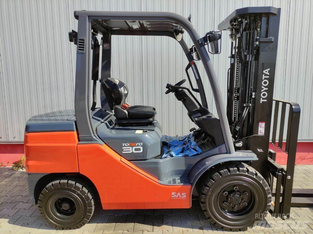 Toyota 52-8FDF30 Diesel Forklifts
