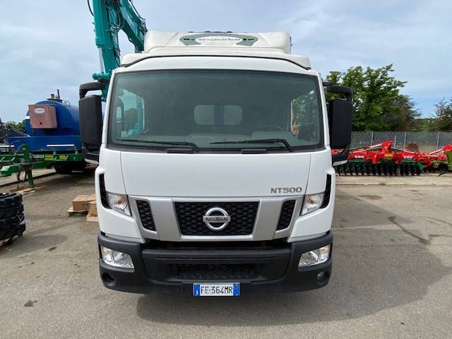 Objetado residuo alquitrán Nissan NT500, 2016, Italia - furgonetas caja abierta de segunda mano -  Mascus España
